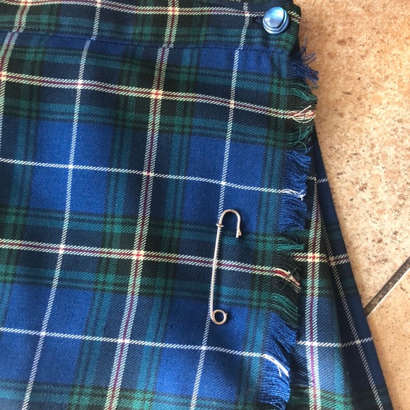 Gorgeous handmade vintage skirt and hat set - Picture 3 of 7